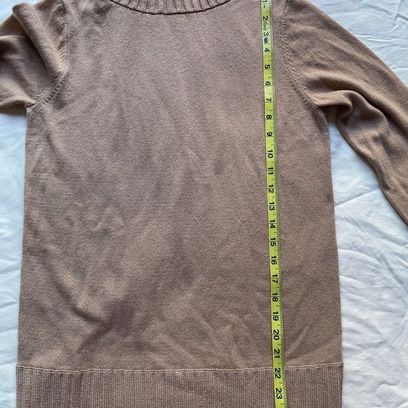 The Reset R Label wool cashmere blend turtle neck sweater. Camel color. Women M. - Picture 4 of 7
